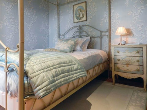 Location - Chambre Bleue du château d'Allogny